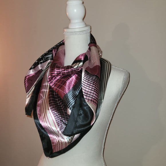 Scarf (NWOT) - Picture 5 of 6